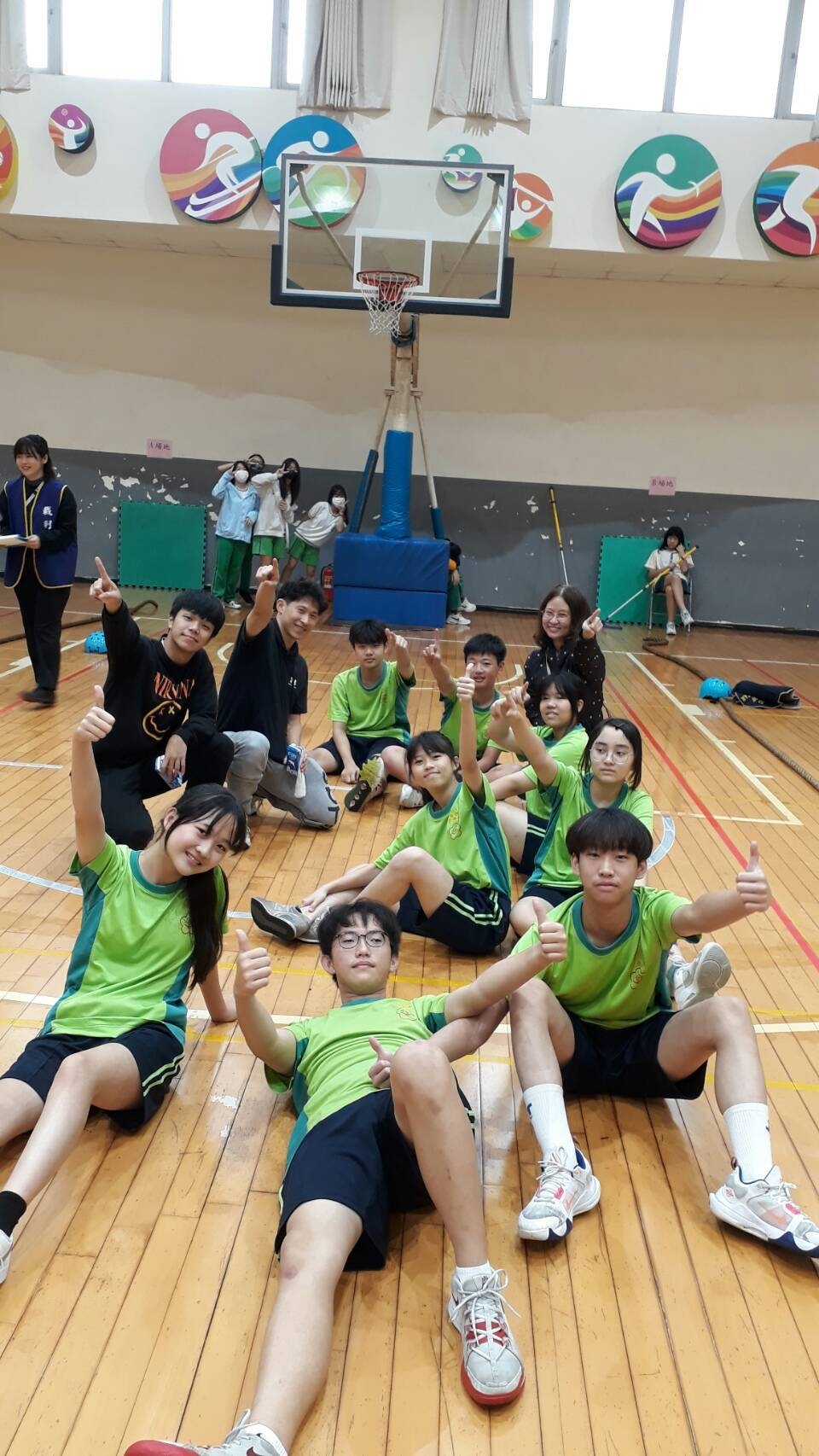 賀804班參加112年度「中正區、萬華區學校校際體育交流—八人制拔河競賽」榮獲第2名